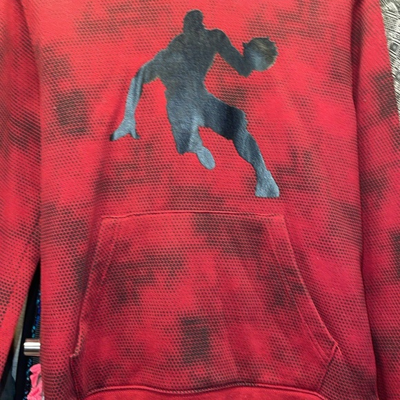 AND1 basketball hoodie red with black basket ball player kids large 10 - 12 - Picture 3 of 6